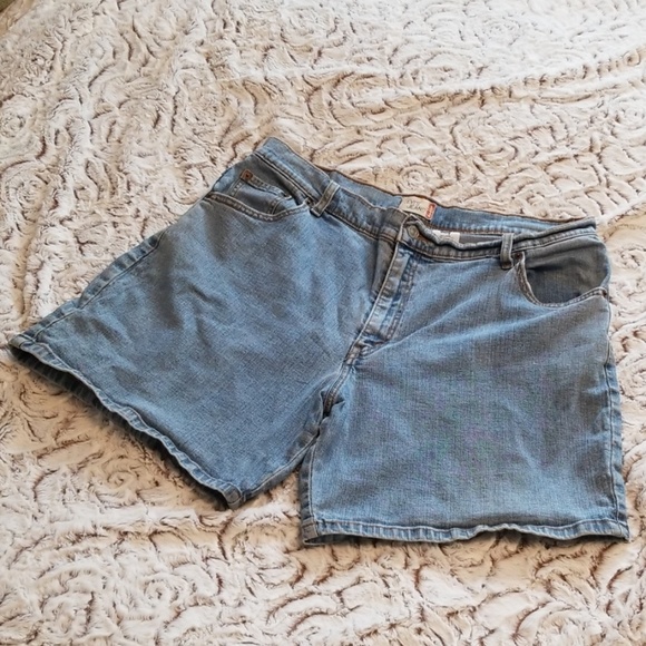 levi mom jean shorts